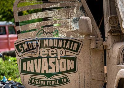 Muddy looking Jeep vehicle wrap at the 2020 Great Smoky Mountain Jeep Invasion event